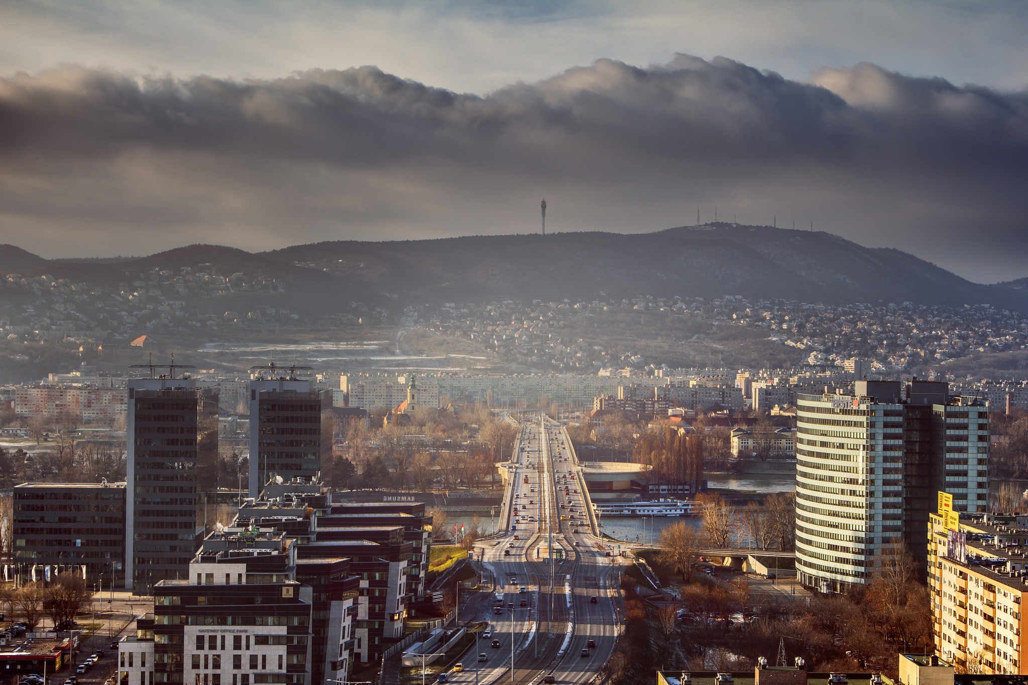 Üzleti információk